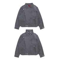 Chaqueta vaquera DIZNEW para hombre, gris lavado, oversize, con letras en relieve, cierre asimétrico, doble bolsillo, etiqueta roja en el puño y placa con nombre.