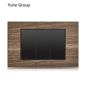 Prise murale tactile en aluminium brossé série 118 avec panneau tactile avancé et fonction de partage de charge (Peer-to-Peer) - Product Image 5