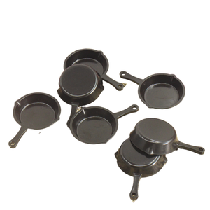 KI Quius - Nueva sartén negra <span class=keywords><strong>de</strong></span> resina, accesorio DIY, mini juguete para casa <span class=keywords><strong>de</strong></span> juegos, olla <span class=keywords><strong>de</strong></span> <span class=keywords><strong>hierro</strong></span> en miniatura para cocina - Product Image 4