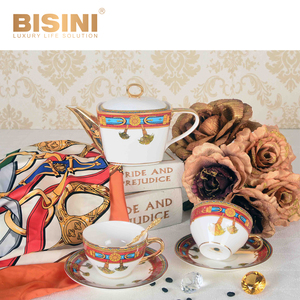 Té <span class=keywords><strong>de</strong></span> la tarde inglés taza <span class=keywords><strong>de</strong></span> café y flores <span class=keywords><strong>de</strong></span> alta calidad 15pcs clásico cerámica juego <span class=keywords><strong>de</strong></span> té <span class=keywords><strong>de</strong></span> café <span class=keywords><strong>de</strong></span> <span class=keywords><strong>porcelana</strong></span> con 24K <span class=keywords><strong>de</strong></span> oro - Product Image 3