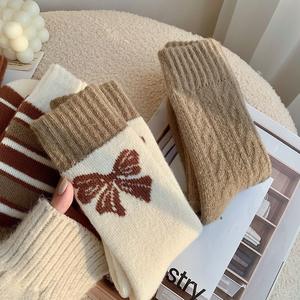 Tripulação Meias Inverno Quente Grosso Doce Design das mulheres de alta Qualidade Algodão-Um Tamanho para Uso Diário Macio e Confortável - Product Image 2