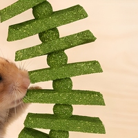 Jouet à suspendre en forme de bâtonnet de foin de Timothy naturel pour hamster, hamster syrien, et petaur d'Inde - Vente en gros