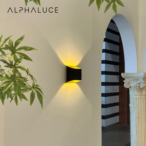 Lampada da Parete Moderna Europea per Esterni, Illuminazione Up-Down per Hotel, Camere da Letto e Ambienti Marini - Product Image 2