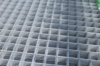 Panneaux de treillis soudé de qualité construction en gros, maille carrée 2x2 4x4 5x5, calibre 10, 4x8, finition verte, service de découpe
