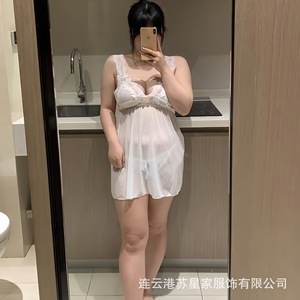 Lingerie sexy grande taille, une chemise de nuit pure et séduisante, une camisole sexy violette avec des bretelles en dentelle transparente, une tenue transparente - Product Image 1