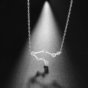 Collana Costellazione Oro con 7 Punti Stellari CZ Pavé, <span class=keywords><strong>Mappa</strong></span> <span class=keywords><strong>Stellare</strong></span> in Metallo, Catena Sottile a O, Gioielli Minimalisti Curvi da Donna - Product Image 4