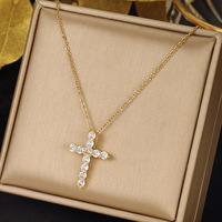 Collier de luxe en acier inoxydable étanche avec pendentif chrétien en pierres précieuses, plaqué or 18 carats, pendentif croix diamant