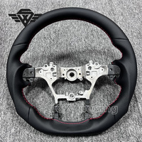 Vente en gros de volant de voiture squelette rouge couture adaptée pour Toyota Hilux Fortuner LC300 LC200 LC79 LC76 FJ70 FJ79 FJ200