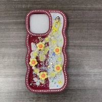 Coque de téléphone scintillante papillon avec chaîne florale pour iPhone 17 16 15 14 13 12 11 et Samsung A57 A37 A17 – Housse de protection en TPU ornée de diamants