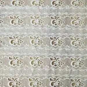 Robe en soie avec de la dentelle soluble dans l'eau, accessoire pour rideau de maison, produit populaire en soie, délicat, ajourée, à échelle 1/10