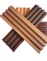 Panel de Pared WPC Industrial Moderno con Función Insonorizante, Patrón de Rayas, Características Impermeables y Resistentes al Fuego para Uso en Interiores