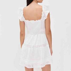 Nouvelle robe courte tendance à col en V avec dentelle plissée et manches à volants, de haute qualité, 100% coton, mini-robe - Product Image 4