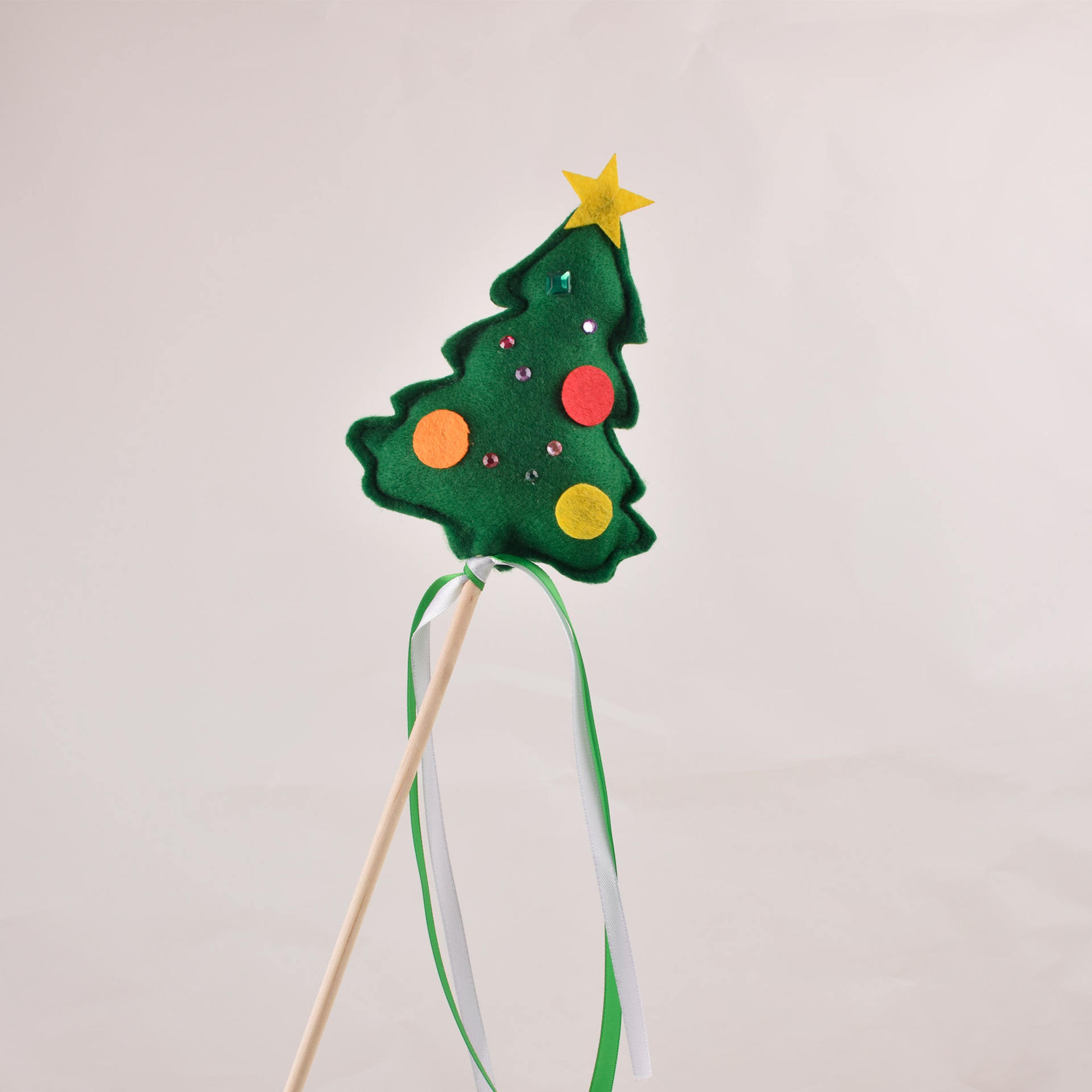 สีเขียวเข้ม