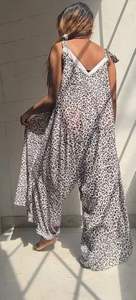 Combinaison en polyester à col halter de qualité supérieure, décontractée, ample, imprimée, séchage rapide, prix de gros pour l'été - Product Image 4