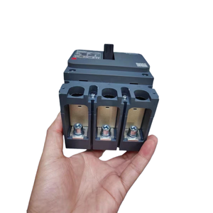 Interruptor de Distribución de Caja Moldeada por Aire CVS160B ETS 2.2 160A 3P Industrial - Product Image 6