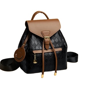 2024 nuova borsa a tracolla in <span class=keywords><strong>pelle</strong></span> sintetica da <span class=keywords><strong>donna</strong></span> a secchiello alla moda borsa da disegno <span class=keywords><strong>zaino</strong></span> da <span class=keywords><strong>donna</strong></span> - Product Image 1