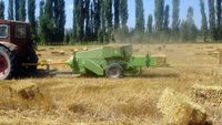 Hacheuse et presse à balles de foin de haute qualité, faible consommation, idéale pour un emballage agricole efficace, garantie d'un an incluse