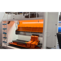 Presse plieuse CNC haut de gamme, machine de pliage de tôles hydraulique avec système Delem importé pour atelier de fabrication métallique