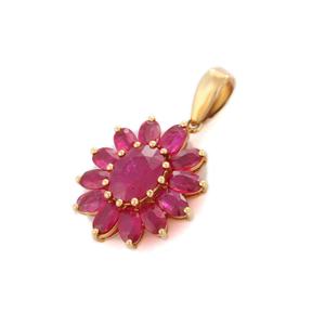 Pendentif floral en or jaune massif 14 carats fait main avec rubis naturel serti à griffes, emballage personnalisé, bijoux raffinés pour occasions festives - Product Image 1