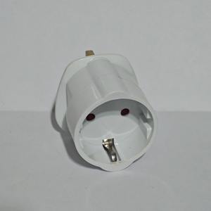 Adaptateur de voyage britannique vers européen, convertisseur de courant universel Bs1363 Ac pour une utilisation multi-pays avec broches en cuivre et ABS - Product Image 5