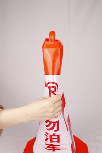 Cono de Tráfico de <span class=keywords><strong>PVC</strong></span> Portátil de 650 mm, Naranja Reflectante, Duradero, Antipresión, con Asa Superior de 26 Pulgadas para Fácil Transporte - Product Image 5