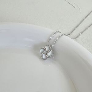 Collier trèfle à quatre feuilles plaqué or champagne rhodié Dylam, pendentif fleur porte-bonheur, bijoux délicats, cadeaux - Product Image 5
