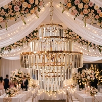 Magnifiques lustres en cristal de mariage en couches de cristal pour centres de table