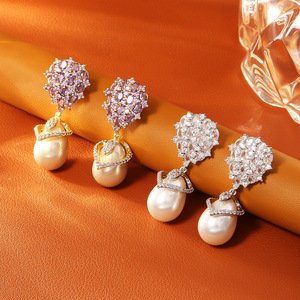 Orecchini di Lusso con Zirconi e Perle a Goccia, Stile Retrò Francese, Moda di Alta Gamma, Orecchini Raffinati per Donne, Lusso Leggero Stile Reale - Product Image 1