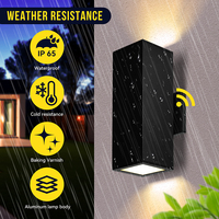 Lampe murale extérieure à LED E26 étanche IP65 avec détecteur de mouvement, éclairage bidirectionnel (haut et bas), du crépuscule à l'aube, en aluminium