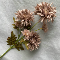 Chrysanthème Artificiel à Tige Unique en Soie, Fleur Faite à la Main, Réaliste, Respectueuse de l'Environnement, Toucher Naturel, Décoration Maison Noël