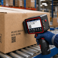 Imprimante jet d'encre portable industrielle de 50 mm de hauteur pour l'impression de codes de date, codes-barres et logos sur tuyaux métalliques, bois, plastique et carton