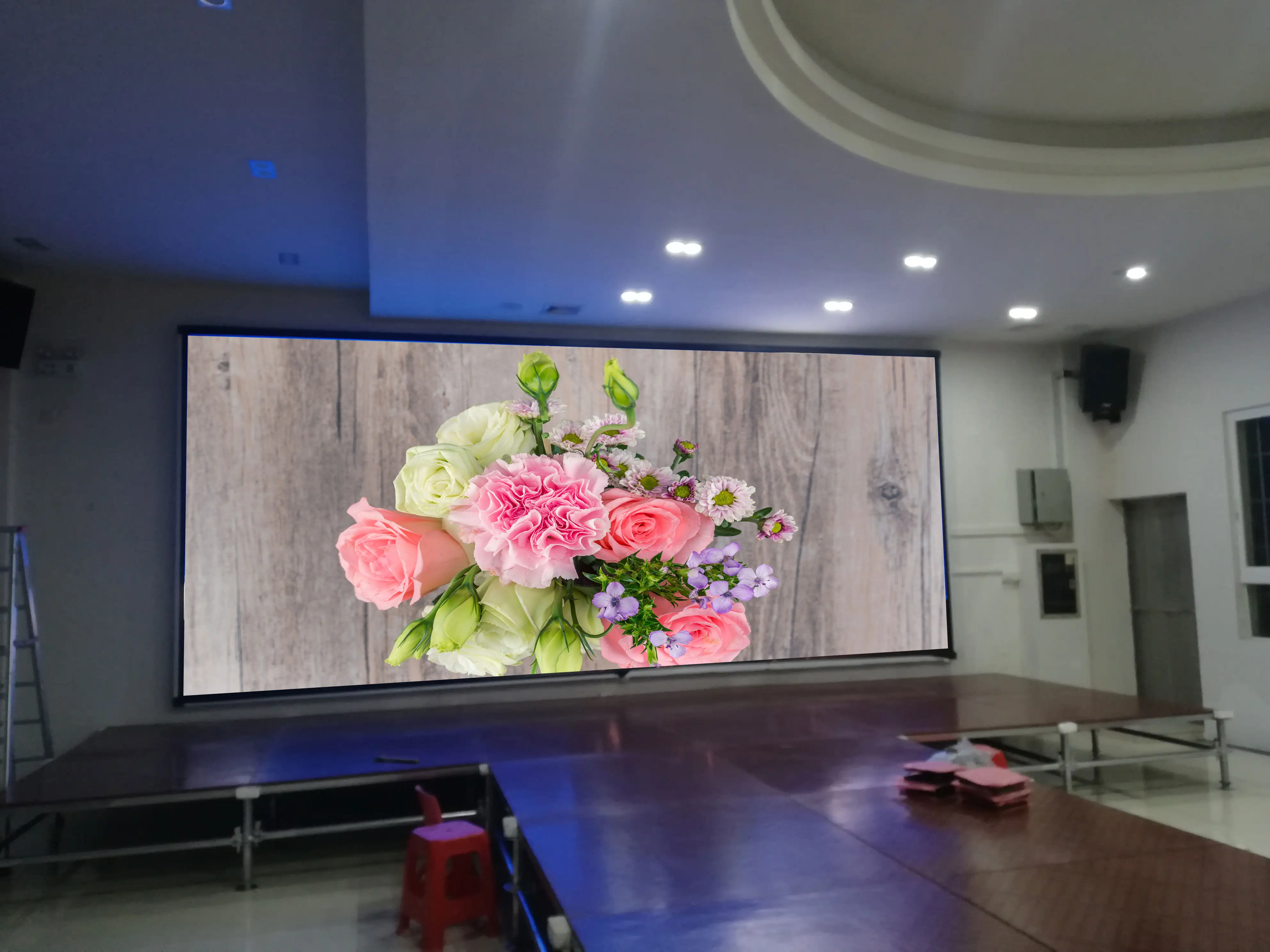 P5 Full color small pitch Indoor Outdoor LED display screen LED video wall fixed led display 4k cinema conference screen