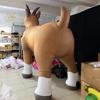 Sculpture gonflable personnalisée de chèvre de dessin animé pour événement promotionnel hors ligne de marque laitière, installation artistique gonflable de l'année du Zodiaque