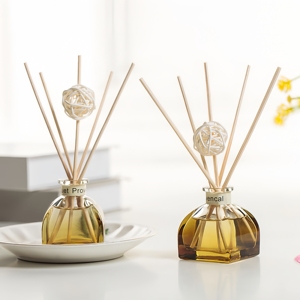Diffuseur de Roseaux à Fleurs Romantique pour Huiles Essentielles d'Aromathérapie Sans Flamme, 50 ml, avec Bâtonnets en Rotin, pour Parfum d'Ambiance de Chambre – Vente en Gros - Product Image 1