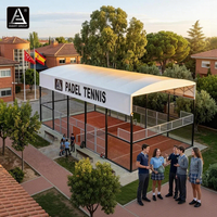 Terrain de padel extérieur intelligent et personnalisable avec structure de toit rétractable électrique et abri pare-soleil