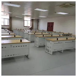 Ensino científico de laboratório de computador, ensino e design de laboratório com móveis e equipamentos