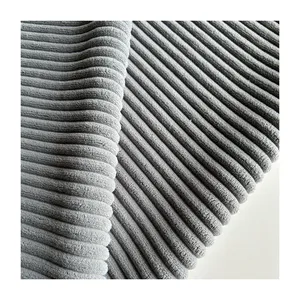 2024 nouveau polyester tricoté rayures courtes en peluche polaire tapisserie d'ameublement canapé tissu maison textile couverture coussin usine chine