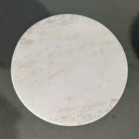 Table d'appoint ronde en marbre de luxe moderne avec pied en métal torsadé artistique pour la maison, l'hôtel, le salon, la chambre à coucher