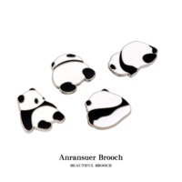 Broche Panda Cartoon Personnalisée en Époxy Noir et Blanc, Plaqué Or, pour Fête d'Enfants
