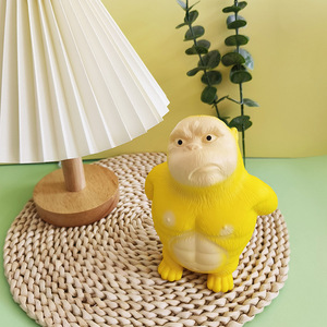Adorable Gorila de Juguete Blandito de Subida Lenta, Alivio del Estrés, Adorno para Apretar, Juguete de Descompresión para Mesa de Oficina y Hogar - Product Image 1