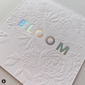 Maßgefertigte Luxus-Visitenkarten 9*5,4 mit Eigenem Logo Luxuriöse Holographische Folienprägung Glänzende Oberfläche Namenskarten für <span class=keywords><strong>PR</strong></span>-<span class=keywords><strong>Agenturen</strong></span> - Product Image 1