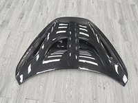 ZS Car Mods la McLaren720S est améliorée avec un capot de moteur en fibre de carbone sèche de style RYFT