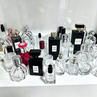 Flacon de parfum en verre couronne 50ml Eau de Parfum Thème Nuit Noire Bouchon Galet Noir Logo Personnalisé Marque Privée OEM ODM sur mesure