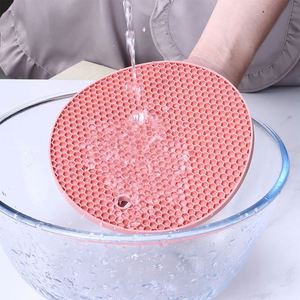 Sous-plat en silicone antidérapant avec logo personnalisé, motif nid d'abeille, isolation thermique - Product Image 2