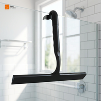 Spatule en silicone écologique et durable en forme de queue de poisson avec crochet intégré pour vitres, sols et nettoyage de douche, facile à accrocher