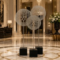 Esculturas de Árboles Contemporáneas de Acero Inoxidable Totalmente Personalizables con Base Negra Moderna