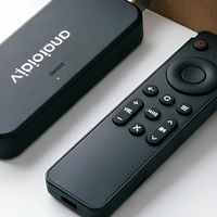 Dispositivo Android TV Stick Personalizado 2026 con WiFi5, Android 13, 2GB/8GB, Quad Core, 4K HDR/H265, OTT, IPTV, ATV, con Control por Voz BT