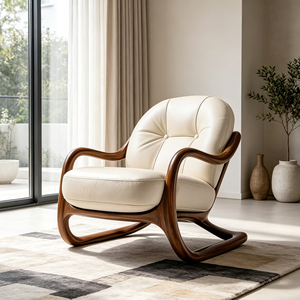 Fauteuil <span class=keywords><strong>de</strong></span> loisirs Loop Sled Base avec structure en bois massif et accoudoirs courbes, coussin en cuir crème capitonné <span class=keywords><strong>pour</strong></span> coin <span class=keywords><strong>de</strong></span> fenêtre <span class=keywords><strong>de</strong></span> style Mid-Century - Product Image 1