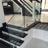 Support en verre en acier inoxydable à base carrée moderne, couleur personnalisée, pour balustrade en verre sans cadre, escalier et balcon de villa, résistant à la rouille
