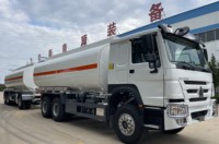 Camion-citerne Sinotruk d'occasion avec transmission manuelle Moteur diesel 6x4 Roue motrice Matériau en acier pour stockage d'huile Vente de Dubaï